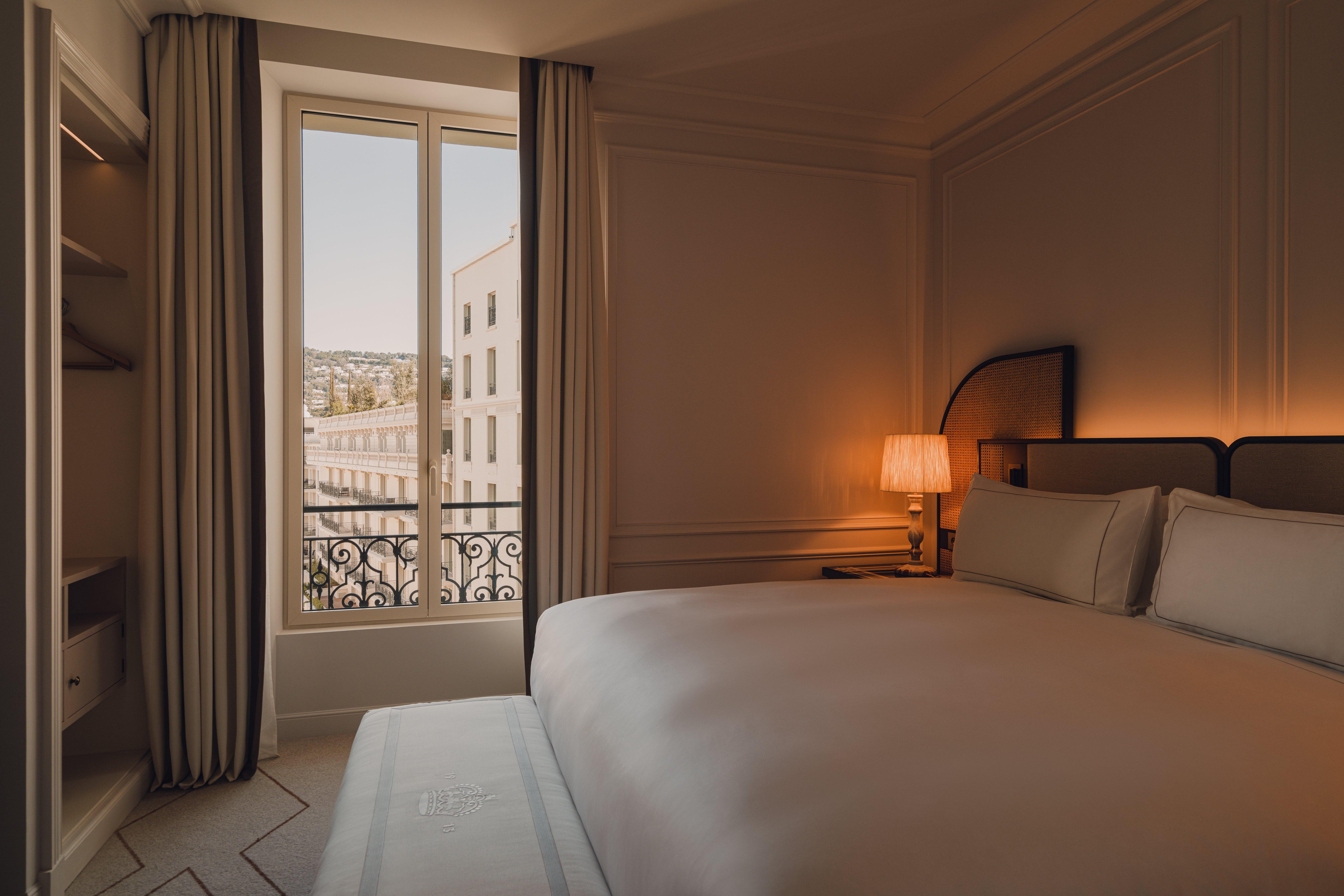 جناح بإطلالة على الحديقة بغرفة نوم واحدة مع أريكة، Carlton Cannes, a Regent Hotel 3/5