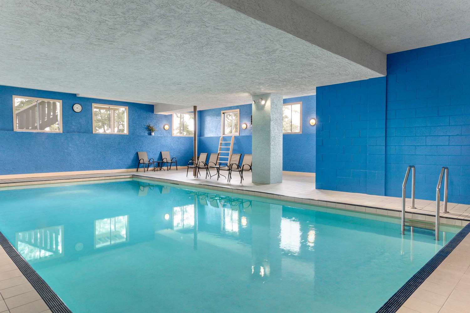 Days Inn By Wyndham Victoria Uptown 29/62