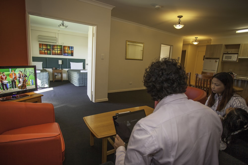 Starwest Apartments Alderney On Hay 37/49