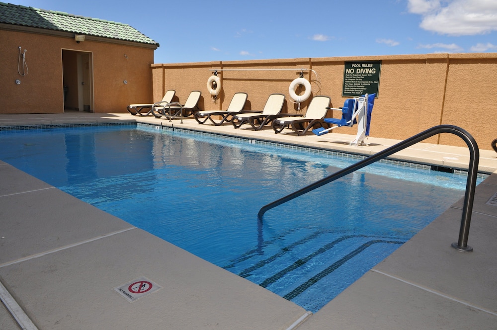 Holiday Inn Express Las Vegas-Nellis, an IHG Hotel 17/47