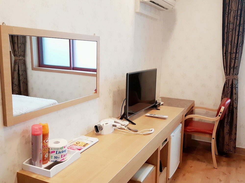 HOTEL PARKWOOD INCHEON AIRPORT 54/70