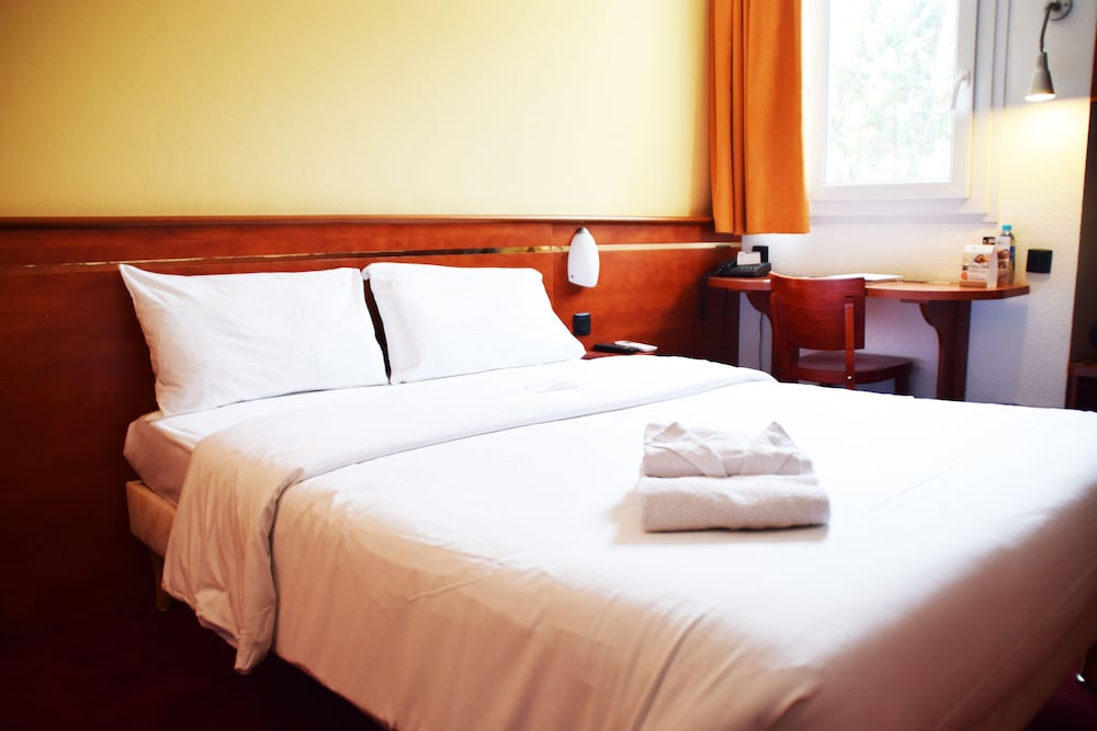 Brit Hotel Bordeaux Aeroport Le Soretel 13/61