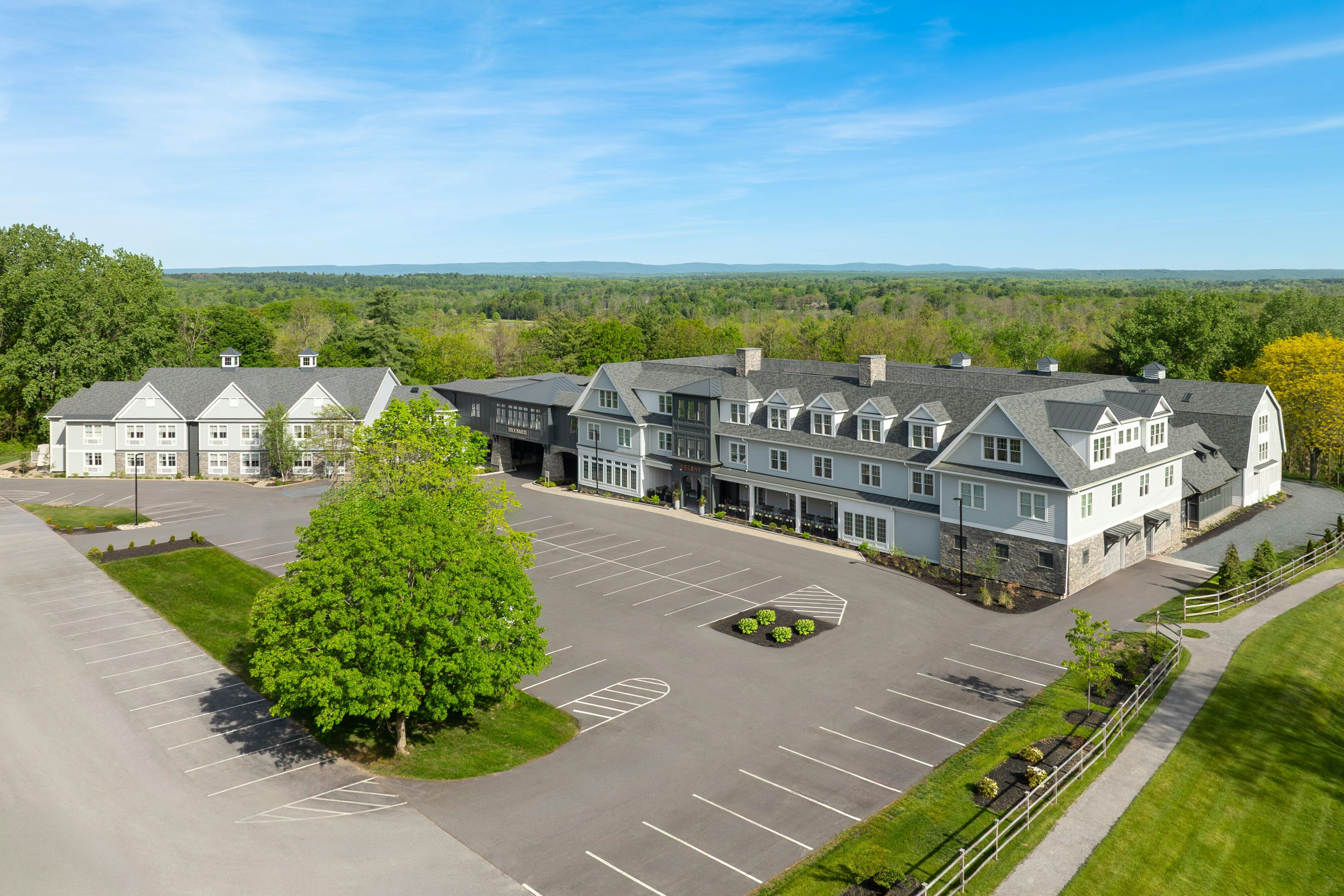 Longfellows Hotel & Restaurant 3/35