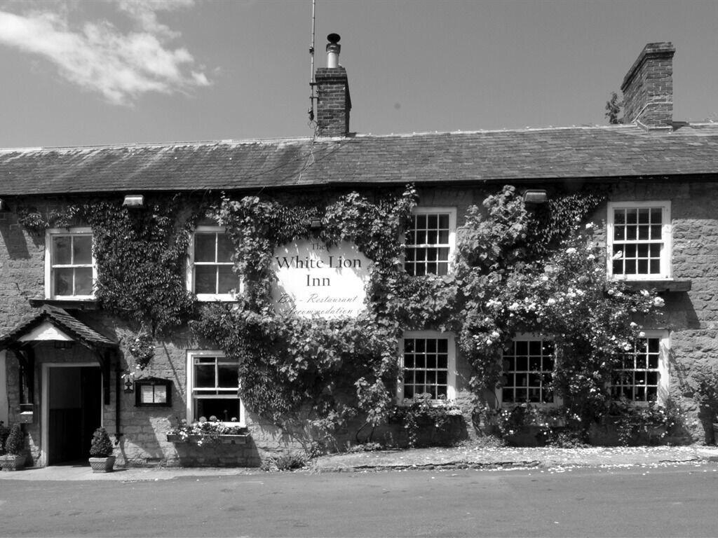 The White Lion Inn 1/15