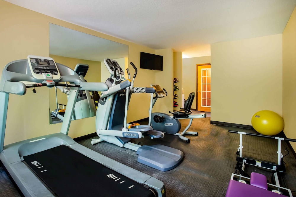 Days Inn & Suites by Wyndham Stevens Point 22/33