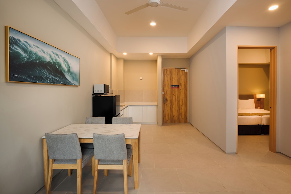 Zenith Suites Cameron 60/68