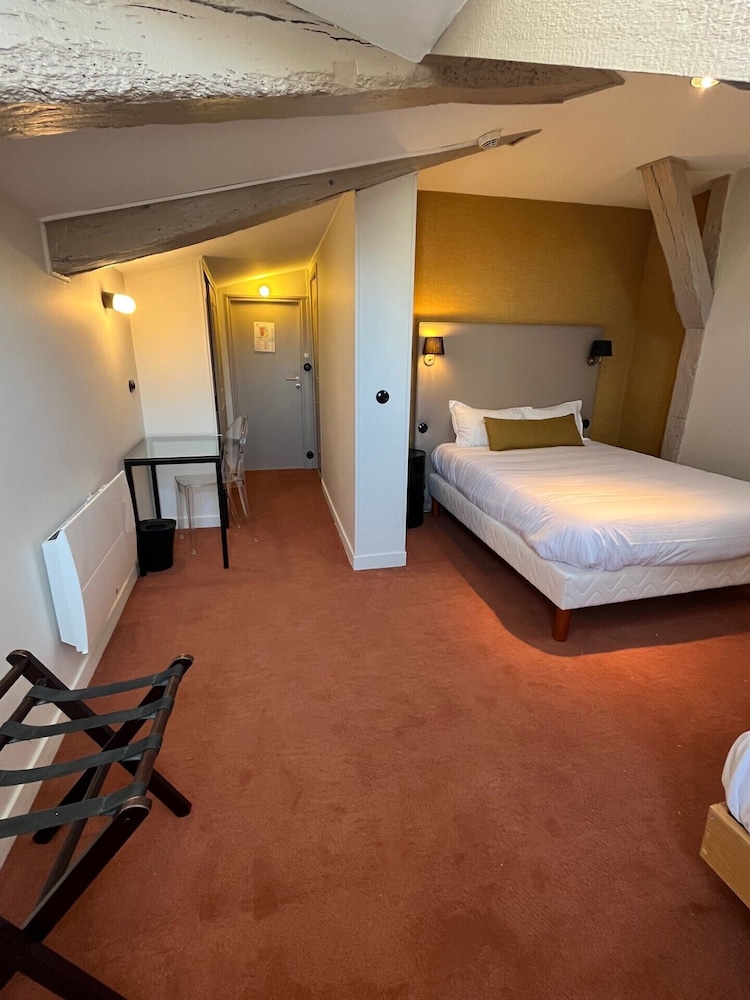 ROOM, TRIPLE