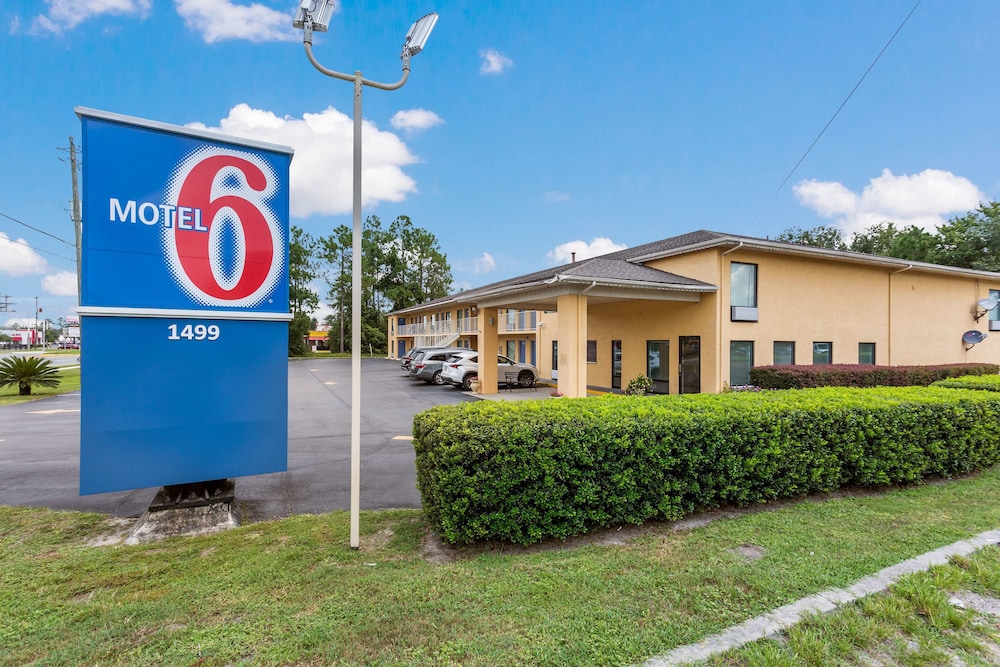 Motel6 Macclenny, FL 38/44