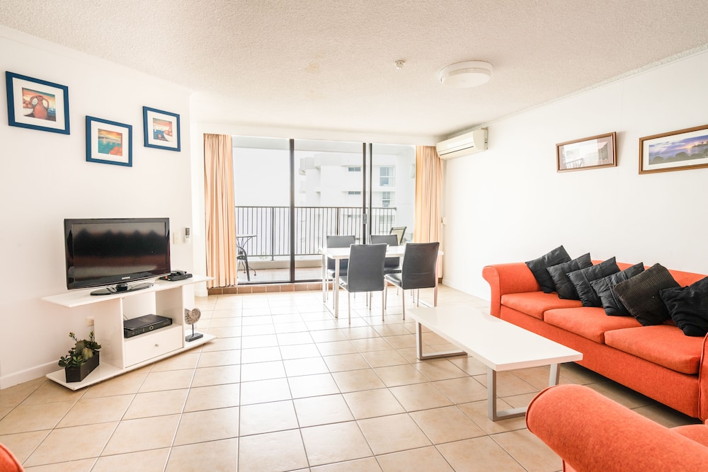 HORIZONS HOLIDAY APARTMENTS 60/79