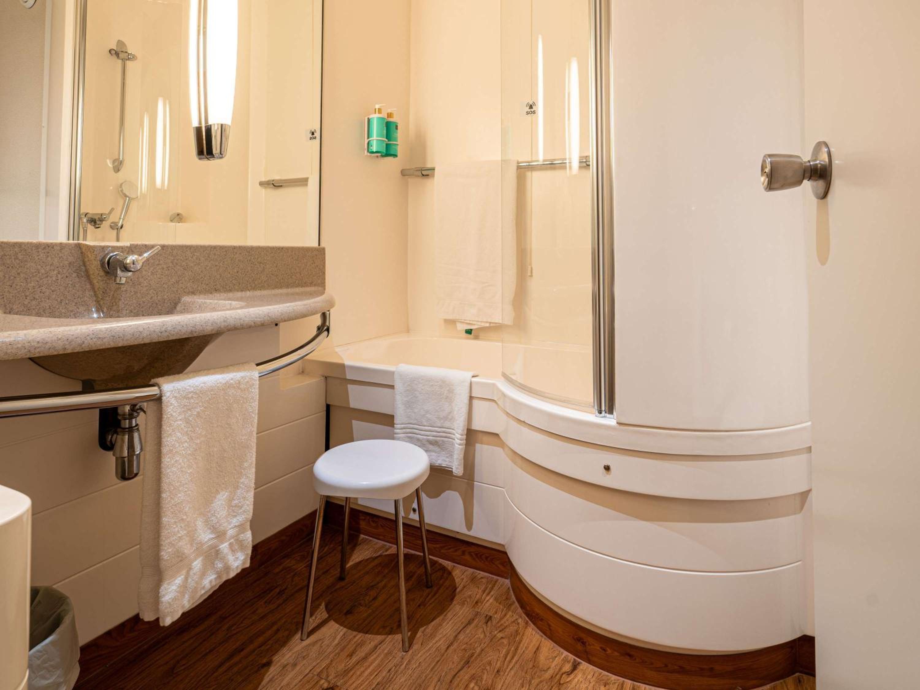 غرفة تنفيذية بسرير كينج مع أريكة، Novotel Roma Est 10/10
