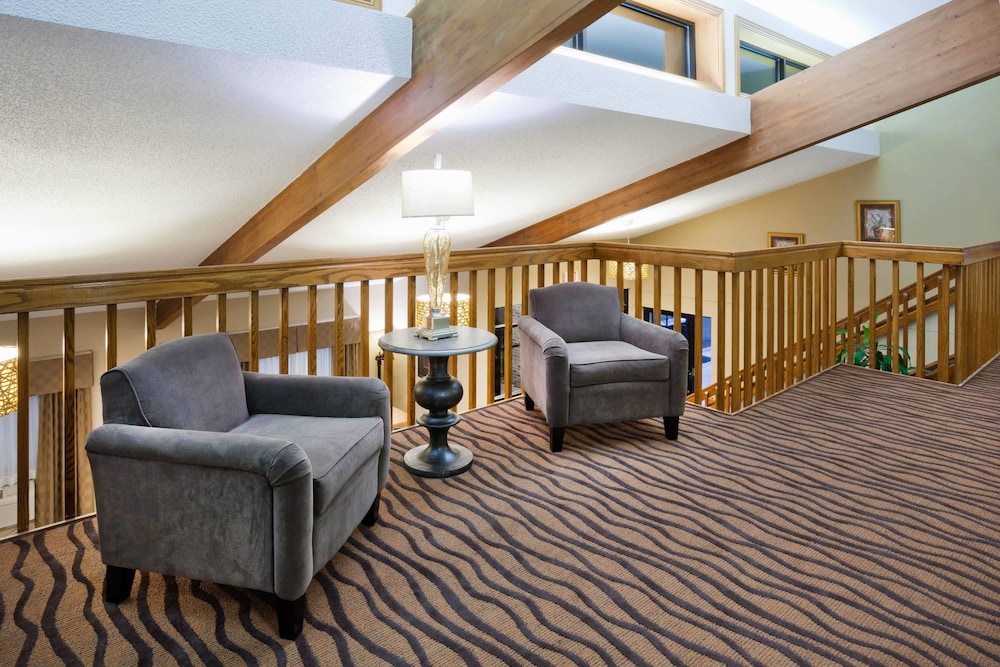 AmericInn by Wyndham Plover Stevens Point 30/47
