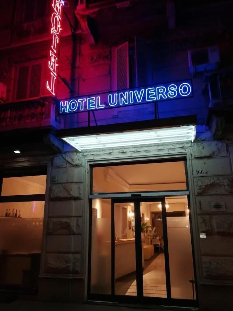 Hotel Universo 1/36