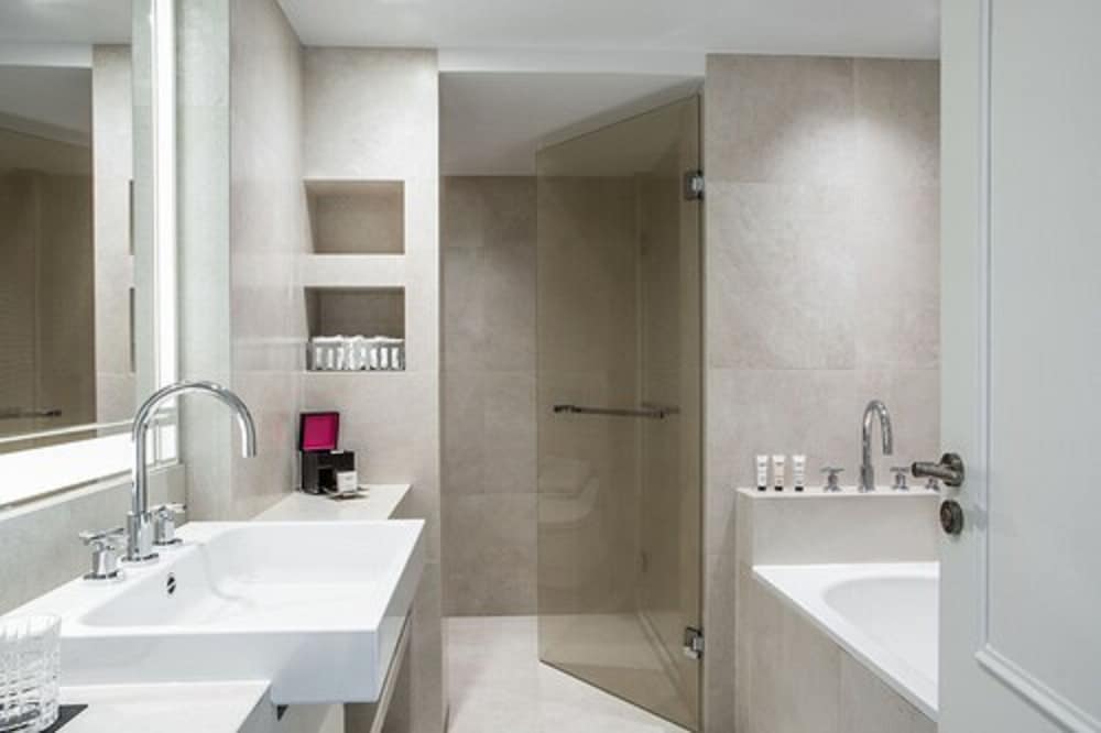 Duplex, Suite, Queen Bed, Eiffel View