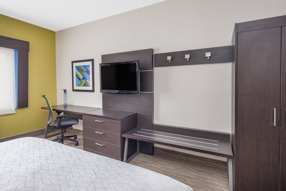 Holiday Inn Express Hotel Suites Bishop 63/75