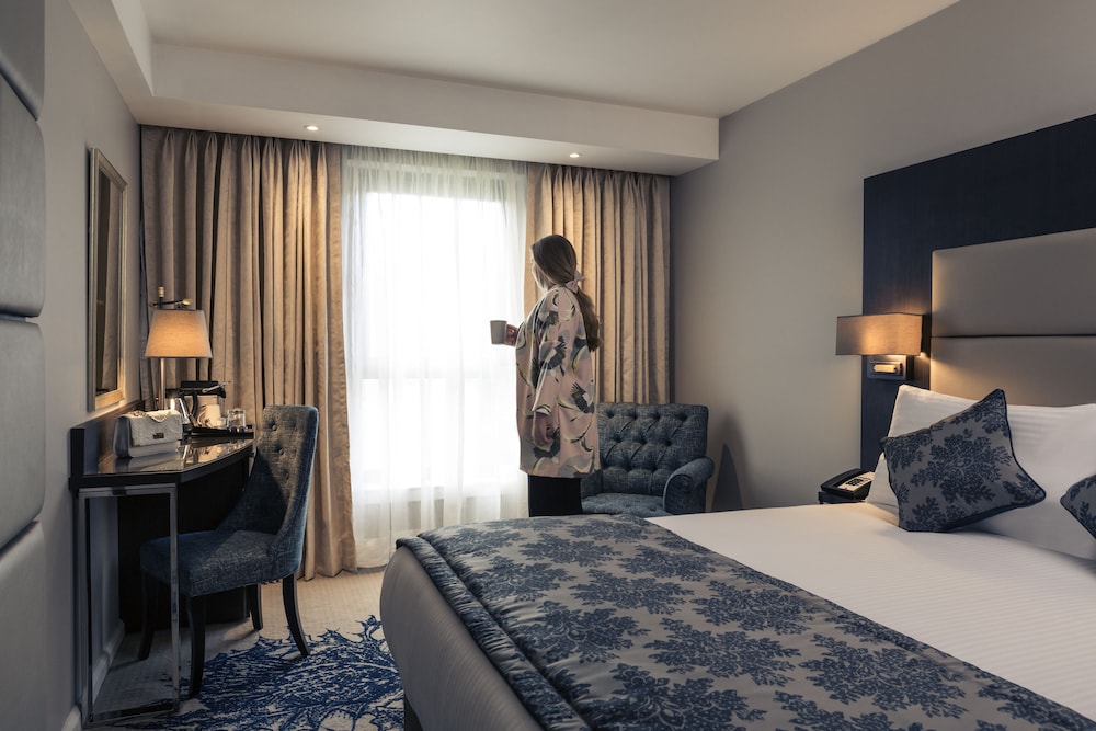 Mercure Edinburgh Haymarket 23/76