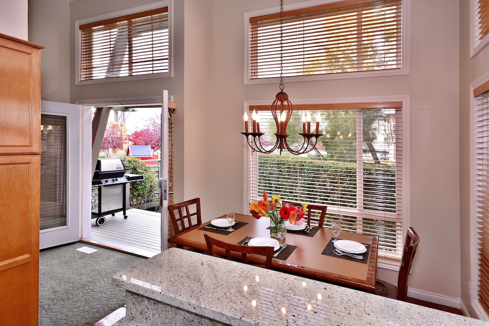 Manteo Resort Waterfront Hotel Villas 46/70