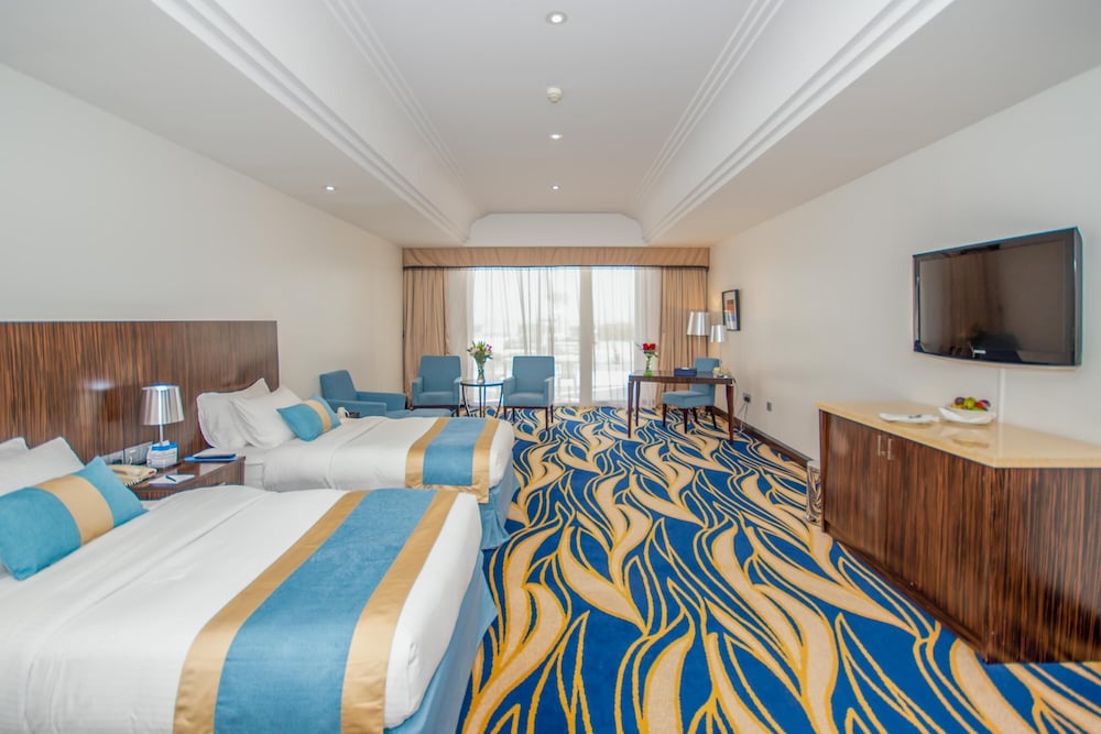 Mirfa Hotel 11/69