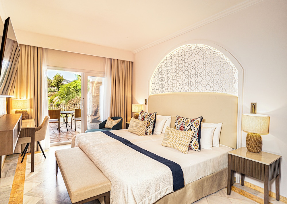 La Cala Resort 12/73