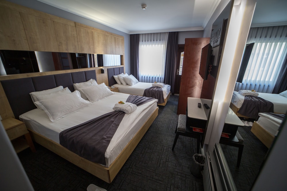 STANDARD, DOUBLE OR TWIN BED, SEA VIEW