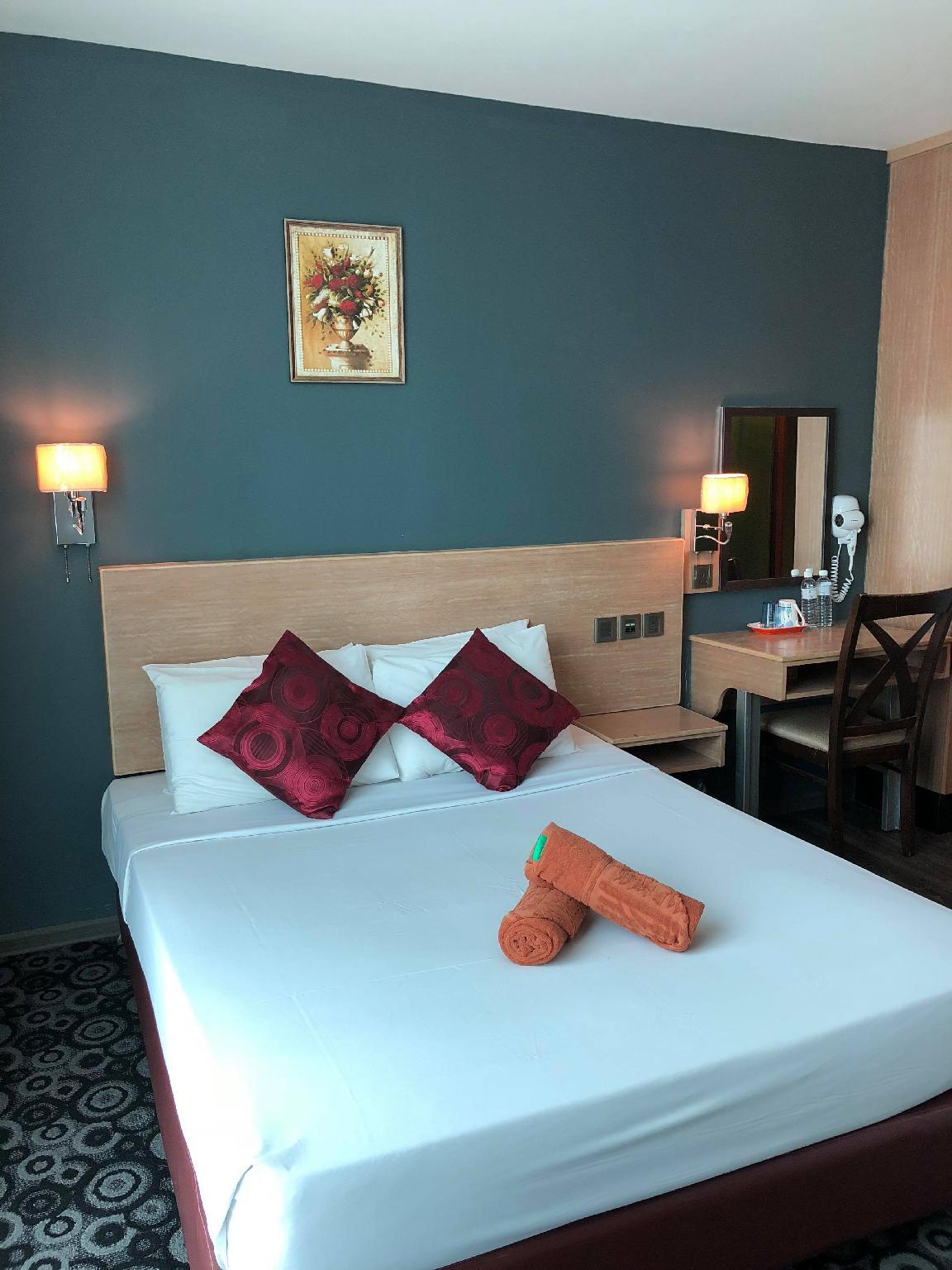 The Room Hotel 11/17