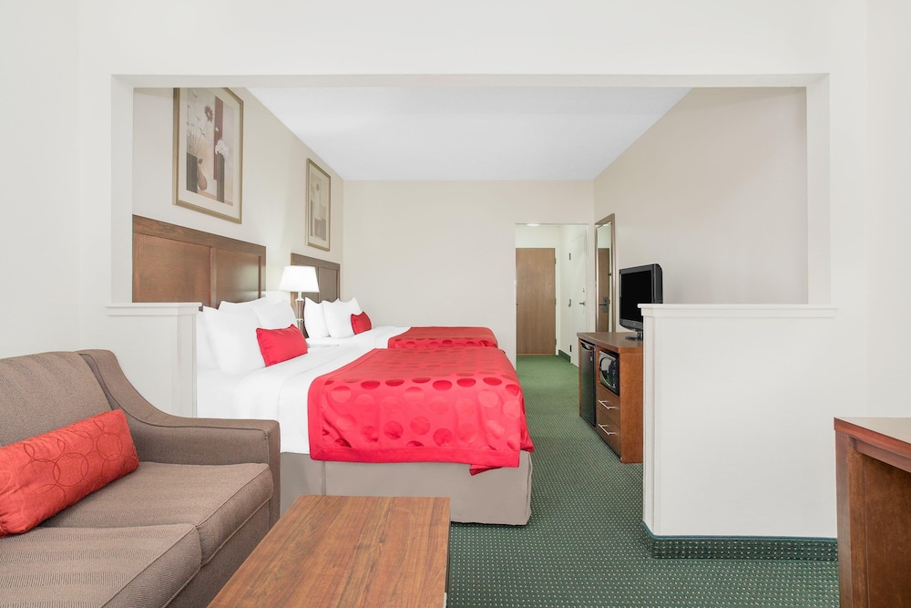 جناح استوديو بسريرين كوين، Ramada By Wyndham Denver International Airport 4/6