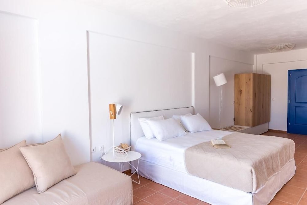 Sigal Villa 7/49