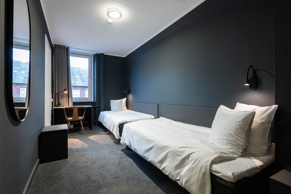 STANDARD, TWIN BEDS