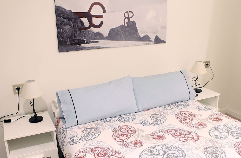 Talaia Hostel 4/32