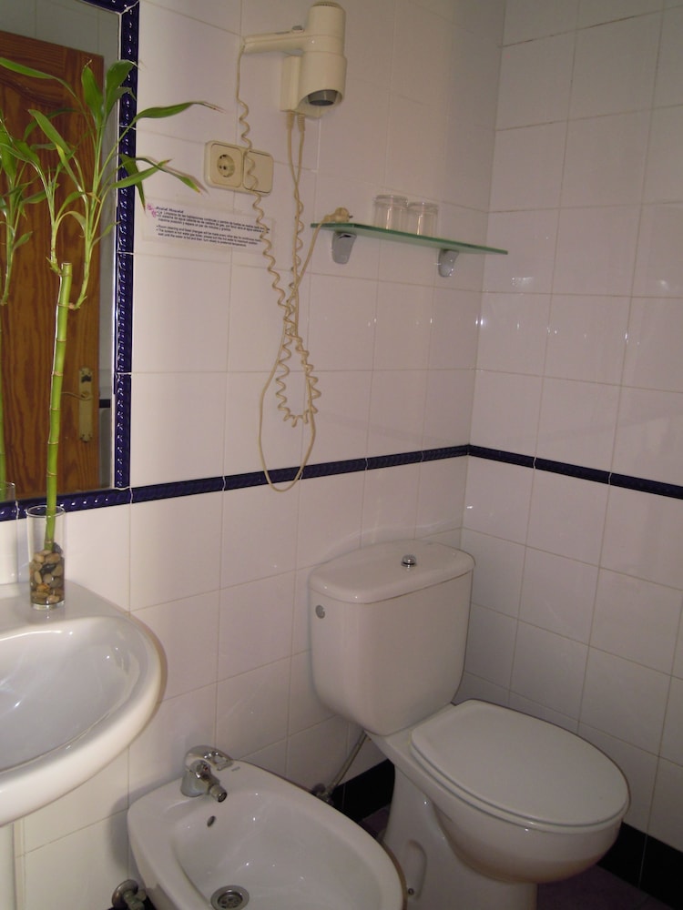 Hostal Moscatel 47/50