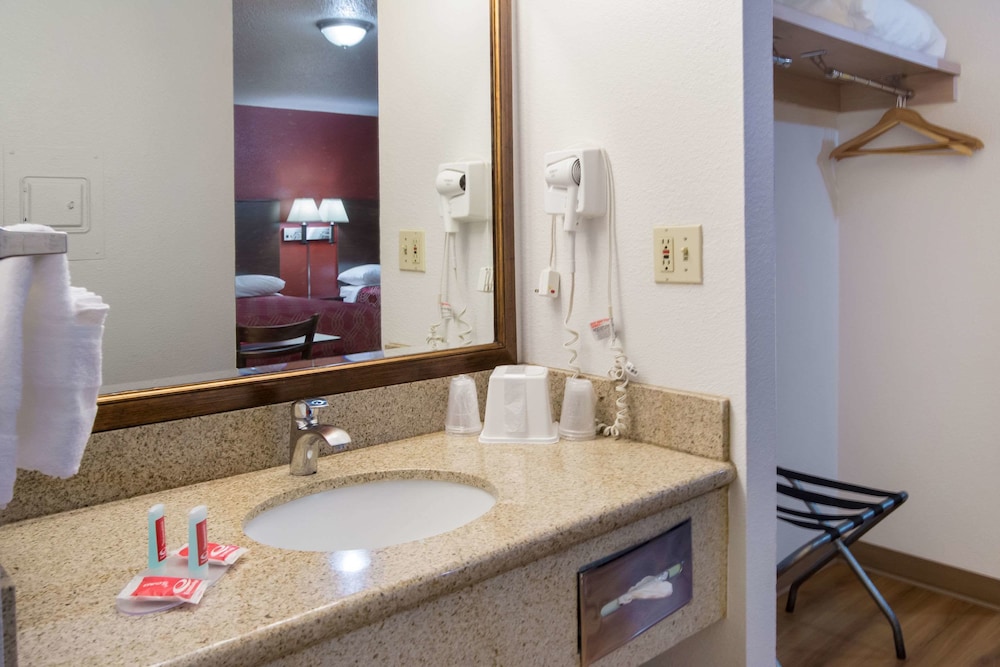 Bend Inn Suites Ex Econo Lodge 7/28