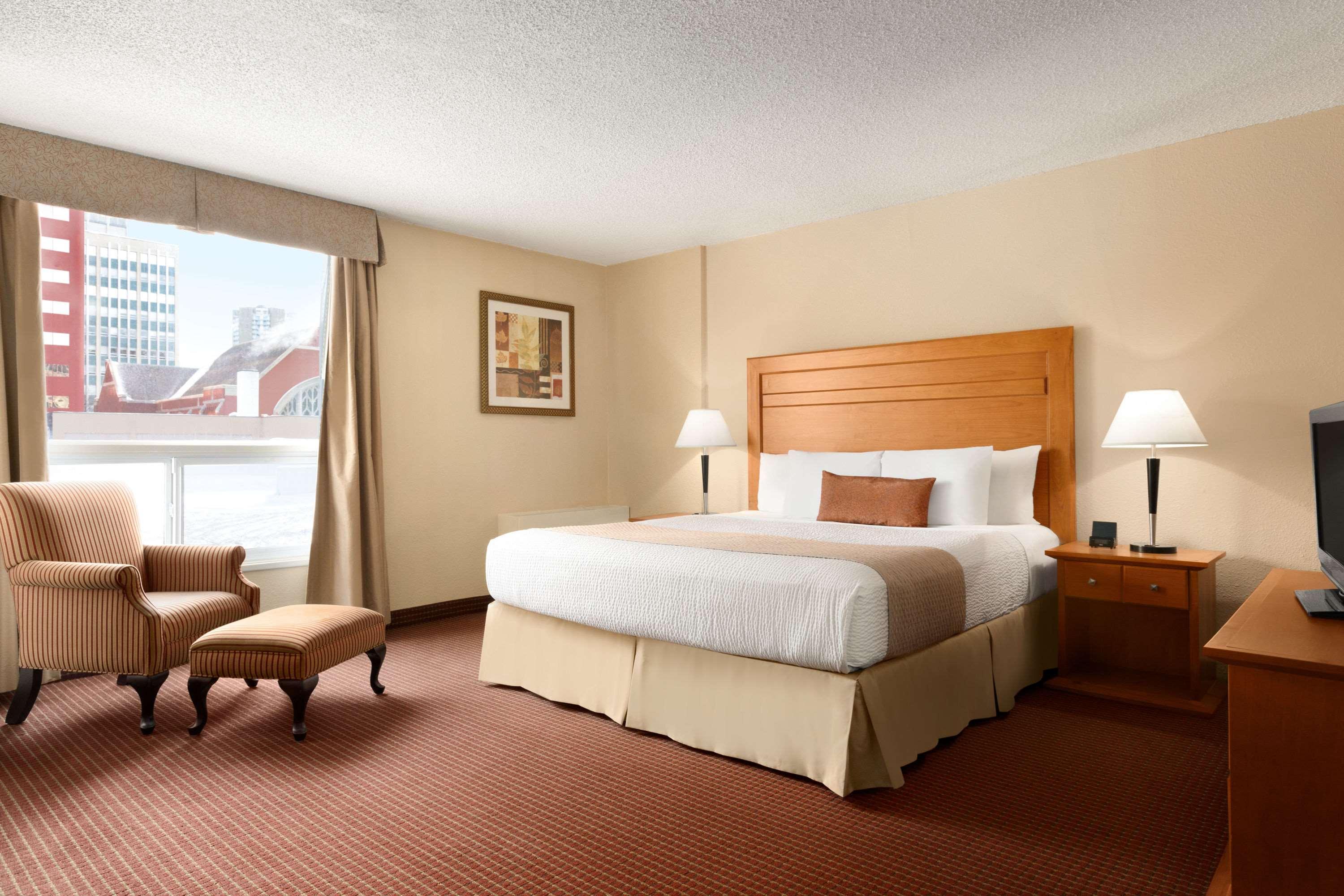 Room, Queen Bed