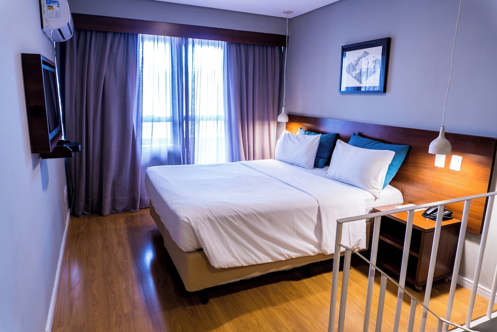 Mercure Curitiba Golden Hotel 25/79
