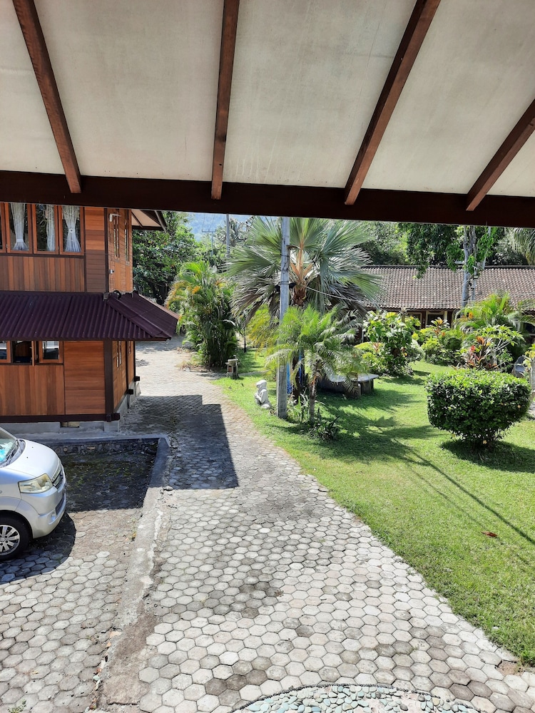 Hotel Pesona Bulan Baru Senggigi 34/46