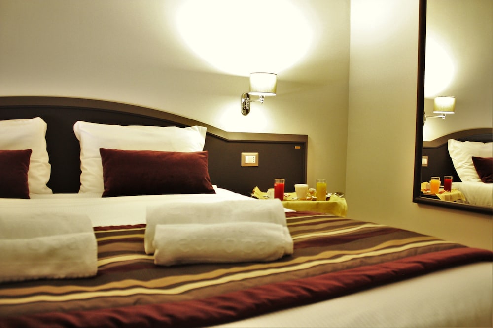 Hotel Europa Di Arzano 26/65