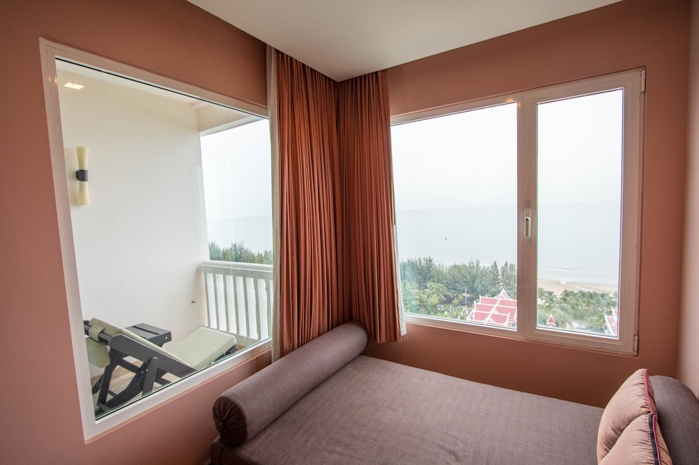 Grand Pacific Sovereign Resort and Spa 43/68