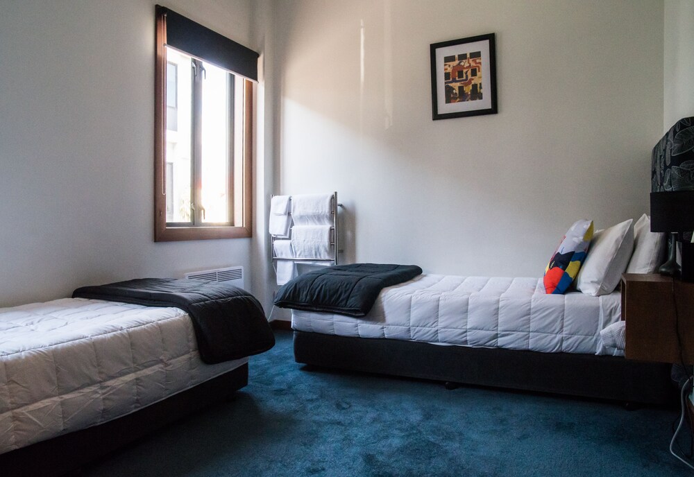 Studio, Twin Beds, Shared Bathroom