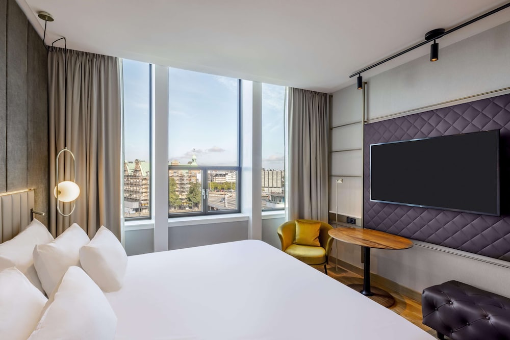 PREMIUM, WITH EXTRA BED, WATER FRONT