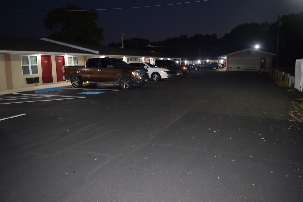 White Oaks Motel Pennsville Carneys Point 35/41