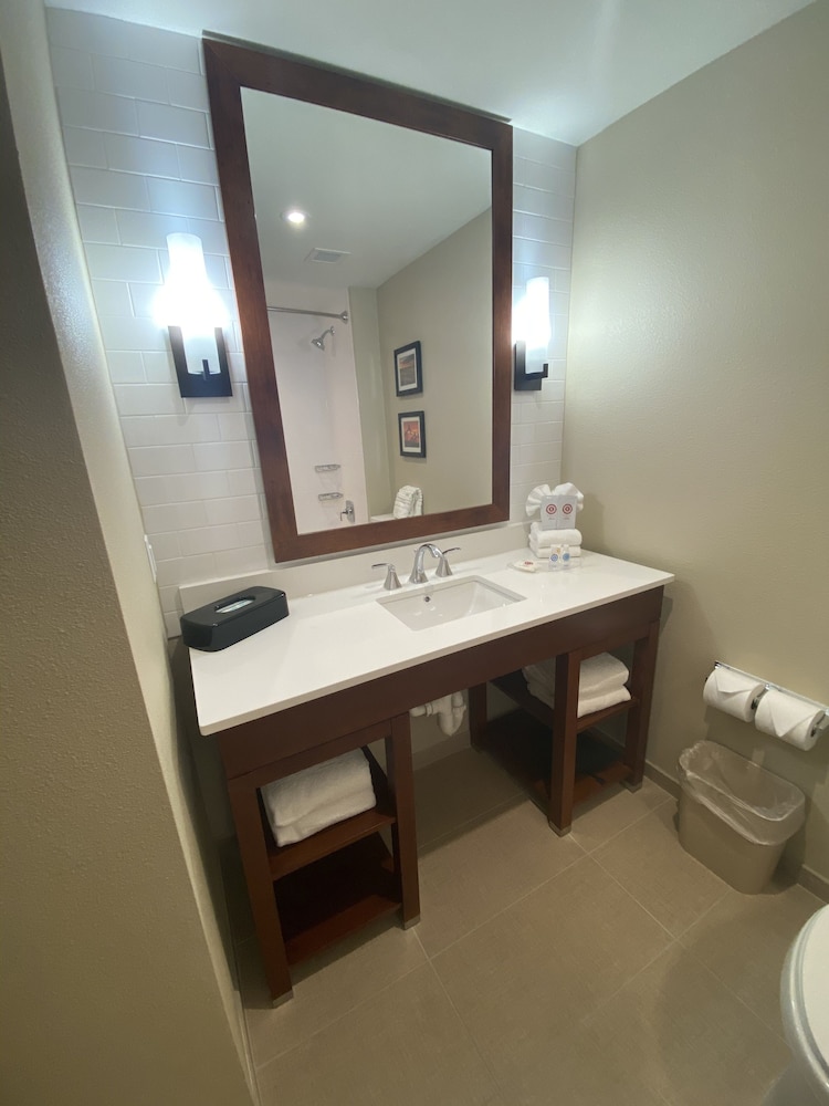 Comfort Suites Midland West 24/24