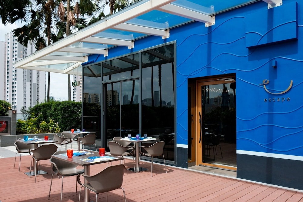 One Farrer Hotel 64/69