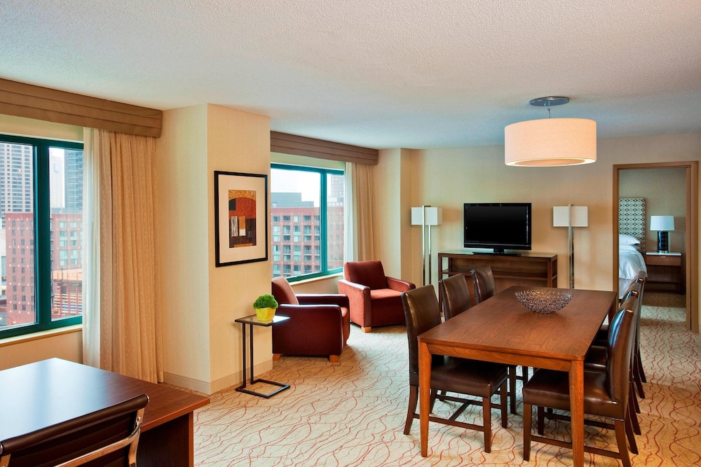 Sheraton Grand Chicago Riverwalk 34/62