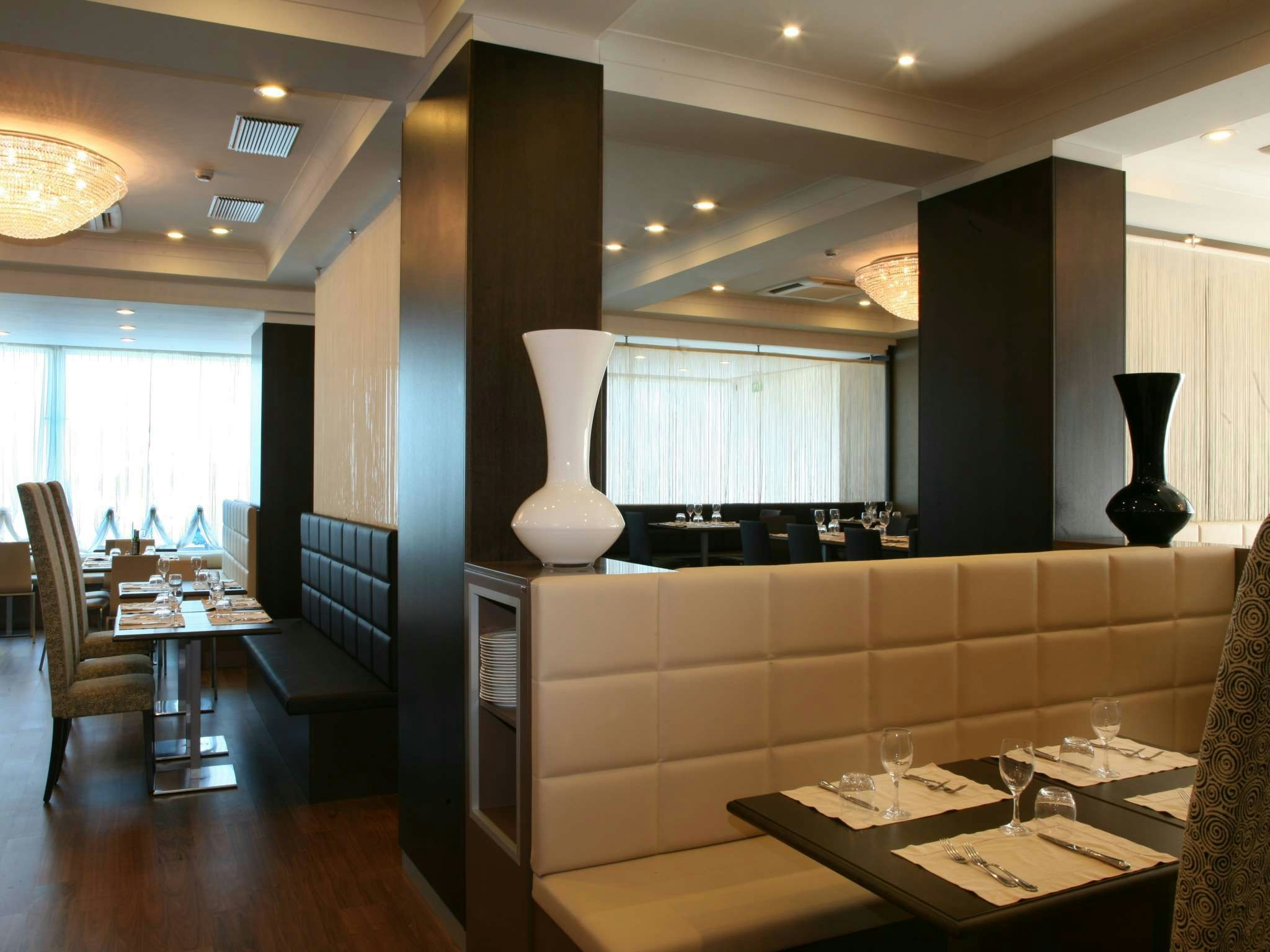 Hotel Select Suites & Spa 48/56