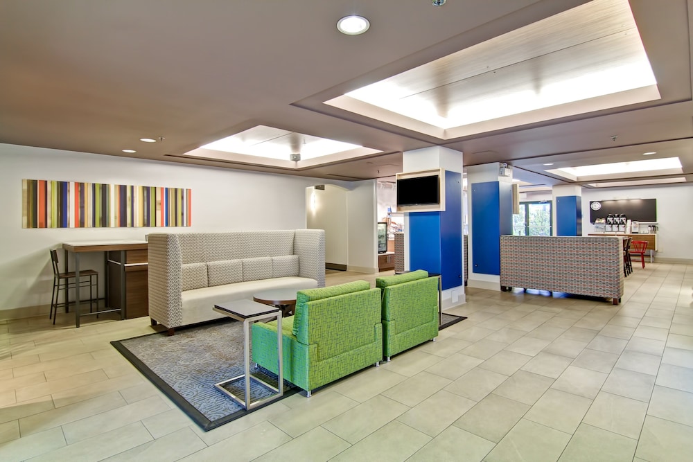 Holiday Inn Express Kamloops 7/74
