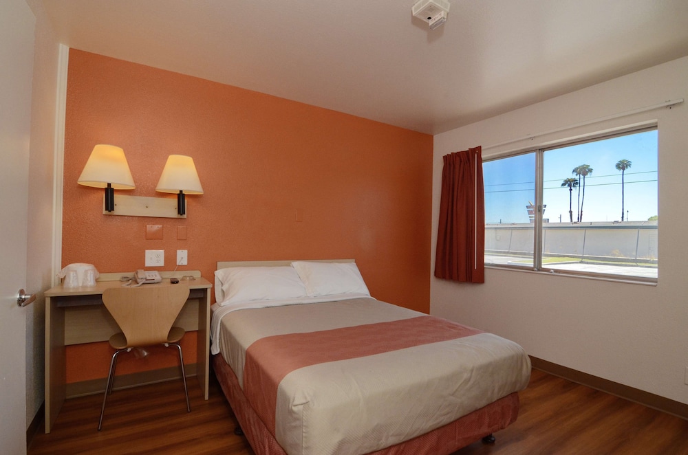 Motel6 Indio, CA - Palm Springs 13/39