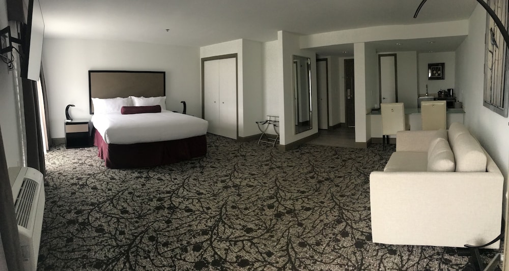 Regalia Hotel and Conference Center 22/68
