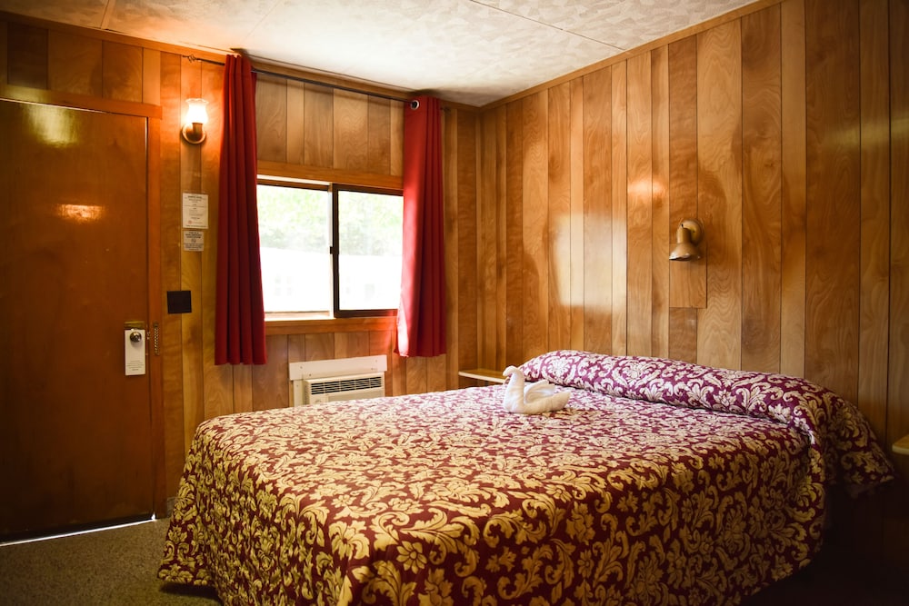 Robbins Motel 13/30