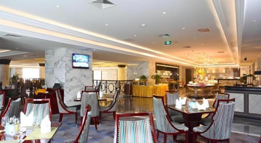 Jian Guo Hotel Yun Cheng 38/50