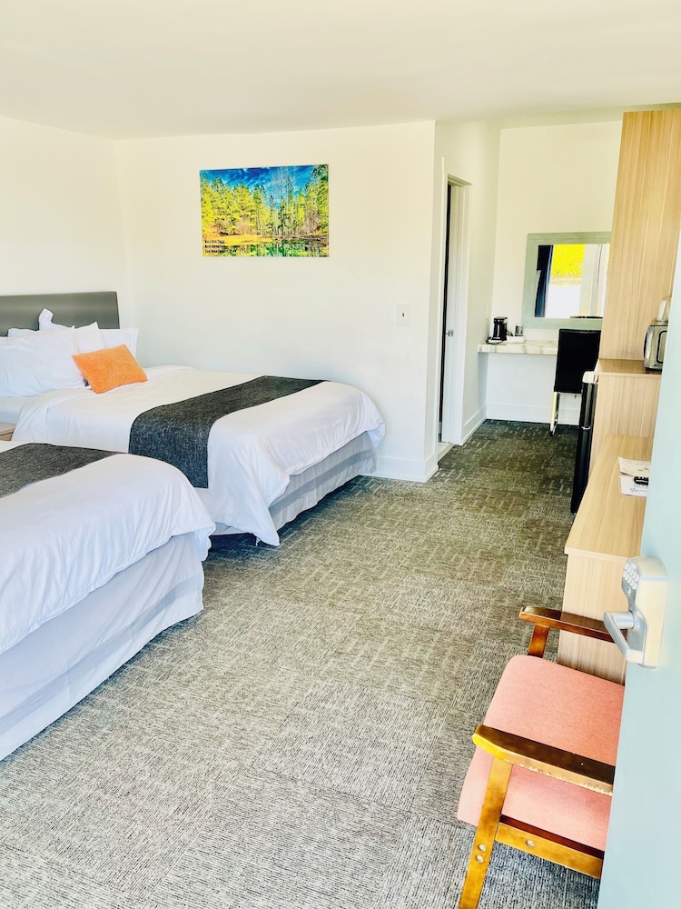 Blue Sage Inn & Suites 4/46