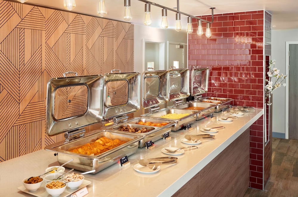 HYATT PLACE LONDON HEATHROW AIRPORT 62/77