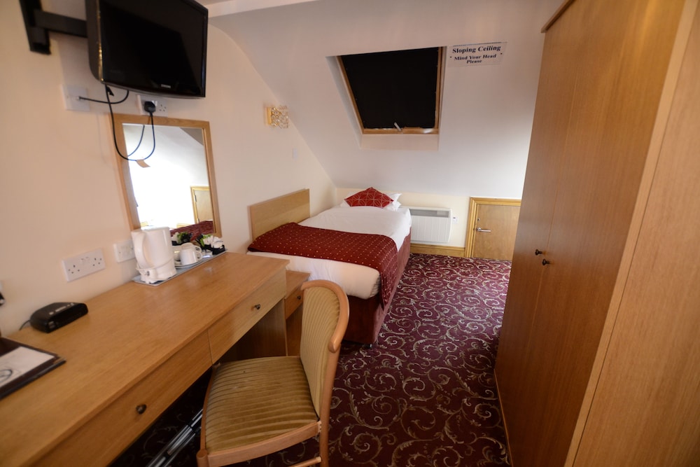 Britannia Inn Hotel Ilford 58/64